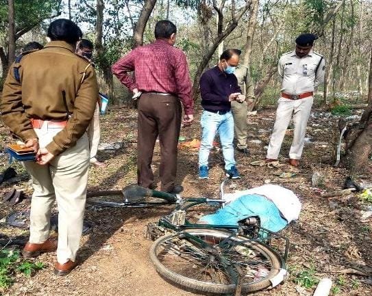 *जवाहर उद्यान के पास अधेड़ की खून से लथपथ लाश मिली, पुलिस मौके पर*