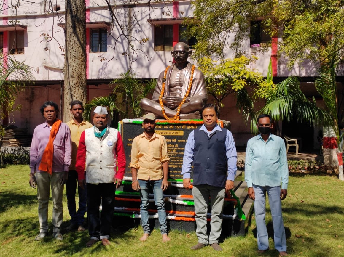 *पर्यावरण मित्र समिति ने राष्ट्रपिता महात्मा गांधी के 74 वी पुण्यतथि पर बापू को दी भावभीनी श्रद्धांजलि*