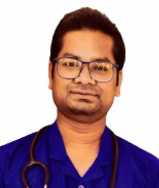 *मंजिल उन्हीं को मिलती है जिसके सपनों में जान होती है…हार मानकर लौट गया गांव, पढ़ाई छोड़कर खेतों में चलाने लगा ट्रेक्टर, पांचवें साल एग्जाम देने वाले डॉक्टर की पढ़िए सफलता की कहानी*