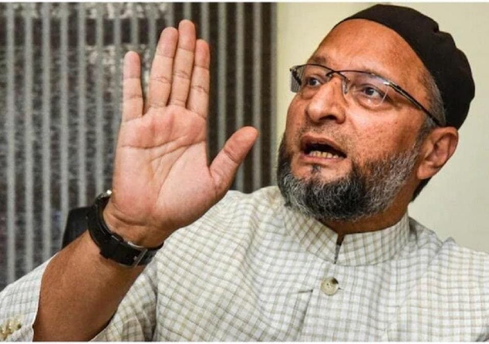 *बड़ी खबर – असदुद्दीन ओवैसी के काफिले में हुई जोरदार फायरिंग*