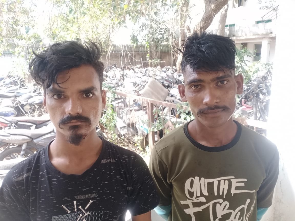 *सेक्टर-6 मार्केट में फ्लावर डेकोरेशन व्यवसायी को लूटने वाले दोनों आरोपी गिरफ्तार, दुपहिया वाहन मोबाइल एवं नगदी रकम जप्त* *सेक्टर-6 मार्केट में फ्लावर डेकोरेशन व्यवसायी को लूटने वाले दोनों आरोपी गिरफ्तार, दुपहिया वाहन मोबाइल एवं नगदी रकम जप्त*