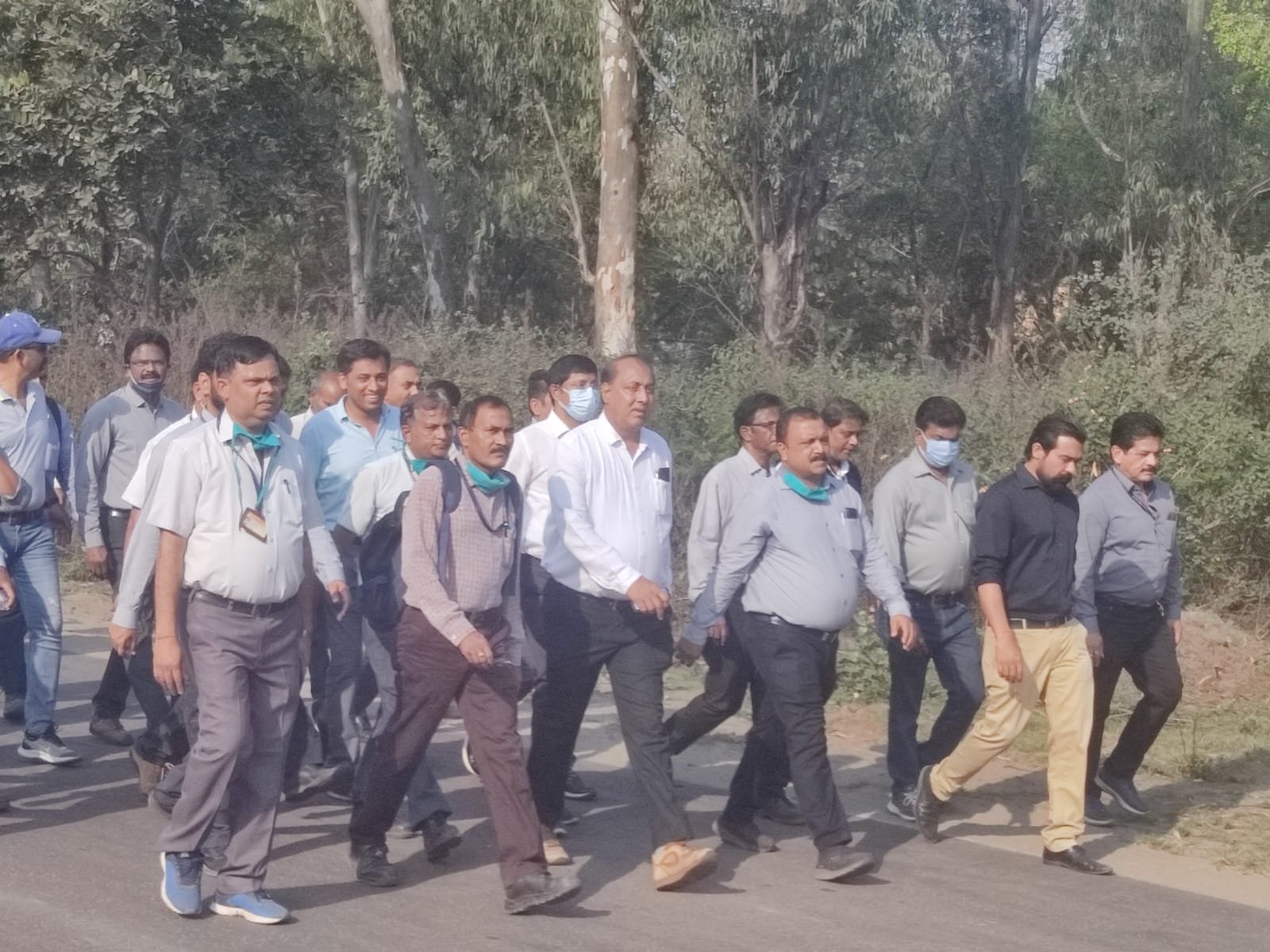 *जूनियर अधिकारियों की वेतन विसंगति से नाराज बीएसपी के सभी अधिकारियों ने किया पैदल मार्च, वाक फॉर जस्टिस के तहत पहुंचे कार्यस्थल* *जूनियर अधिकारियों की वेतन विसंगति से नाराज बीएसपी के सभी अधिकारियों ने किया पैदल मार्च, वाक फॉर जस्टिस के तहत पहुंचे कार्यस्थल*