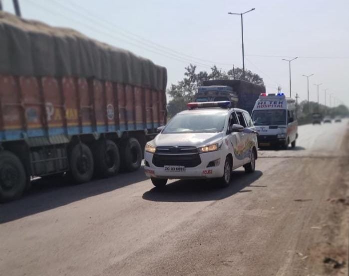 *यातायात पुलिस दुर्ग द्वारा ग्रीन कोरिडोर बनाकर गंभीर मरीज को 32 मिनट में पहुंचाया एम्स हॉस्पिटल रायपुर*