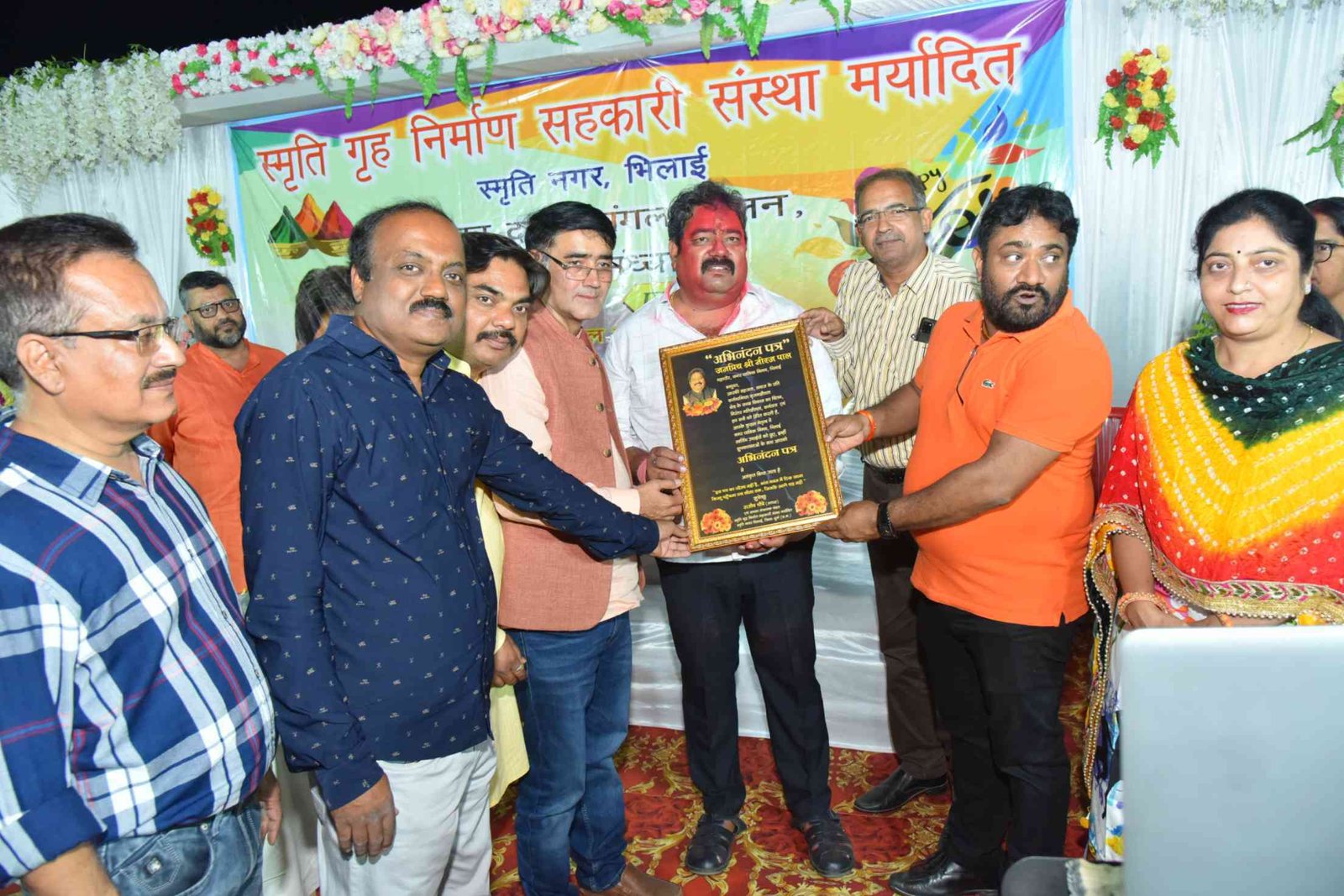 *स्मृति गृह निर्माण सहकारी संस्था द्वारा महापौर का किया अभिनंदन, शॉल श्रीफल से किया सम्मानित* *स्मृति गृह निर्माण सहकारी संस्था द्वारा महापौर का किया अभिनंदन, शॉल श्रीफल से किया सम्मानित*