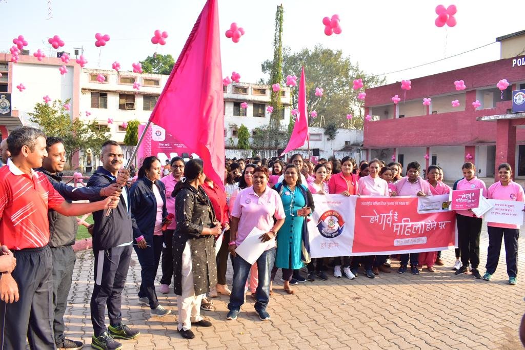 *अंतर्राष्ट्रीय महिला दिवस पर दुर्ग पुलिस द्वारा नारी शक्ति को किया सम्मानित, पिंक पैदल मार्च निकालकर दिया महिला सशक्तिकरण का संदेश, प्रत्येक दिन करें महिलाओं का सम्मान – मीणा* *अंतर्राष्ट्रीय महिला दिवस पर दुर्ग पुलिस द्वारा नारी शक्ति को किया सम्मानित, पिंक पैदल मार्च निकालकर दिया महिला सशक्तिकरण का संदेश, प्रत्येक दिन करें महिलाओं का सम्मान – मीणा*