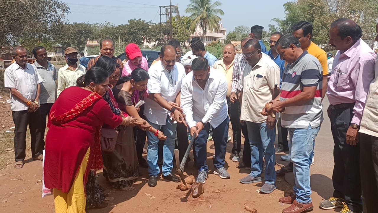 *सेक्टर 07 के वार्ड में होंगे 98 लाख के विकास कार्य, एमआईसी एवं स्वास्थ्य विभाग प्रभारी लक्ष्मीपति राजू ने किया भूमिपूजन*