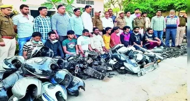 *पकड़ी गई "चोर कंपनी" जो 30 हजार महीने की सैलरी पर चोरों को देती थी नौकरी और बेटर परफॉर्मेंस पर इंसेंटिव भी, 90 इंजन और सैकड़ों बैटरियाँ जब्त*