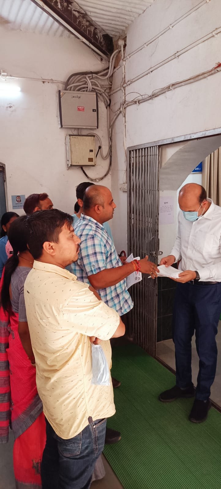 *सिनेमाघर द कश्मीर फाइल्स फिल्म 100% क्षमता के साथ दिखाएं कलेक्टर,  श्री राम जन्म उत्सव समिति द्वारा सिनेमाघर संचालकों की मनमानी के खिलाफ कलेक्टर को दिया था ज्ञापन*