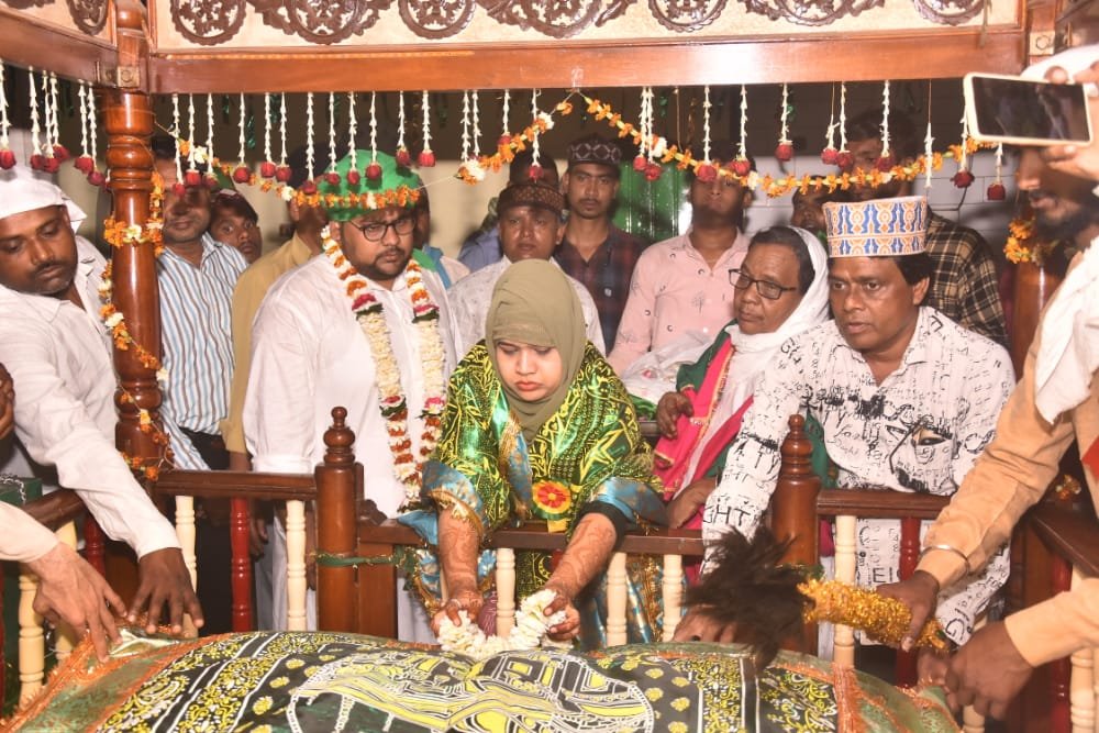 *बाबा ताज का दरबारी शाही संदल  निकला, शहरवासियों ने किया दीदार*