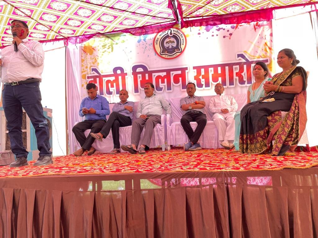 *राष्ट्रीय अध्यक्ष की उपस्थिति में कसौंधन वैश्य समाज ने मनाया होली मिलन समारोह*