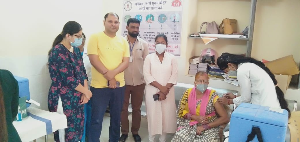 *एडीएम एवं निगम आयुक्त ने प्राथमिक स्वास्थ्य केंद्र भिलाई 3 का किया औचक निरीक्षण 12 से 14 वर्ष समूह का टीकाकरण बलकों की उपस्थिति में करने के दिए निर्देश* *एडीएम एवं निगम आयुक्त ने प्राथमिक स्वास्थ्य केंद्र भिलाई 3 का किया औचक निरीक्षण 12 से 14 वर्ष समूह का टीकाकरण बलकों की उपस्थिति में करने के दिए निर्देश*