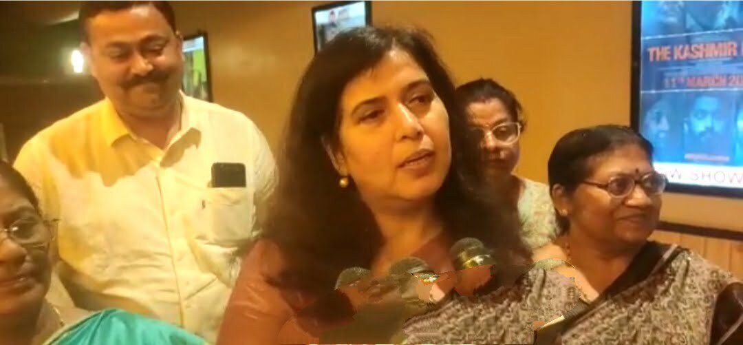*द कश्मीर फाइल्स पर मुख्यमंत्री का बयान निंदनीय, कश्मीरी पंडितों को दी गई यातनाओ  की दास्तां है फिल्म हर भारतीय को यह फिल्म देखनी चाहिए, फिल्म को मिलना चाहिए अवार्ड*