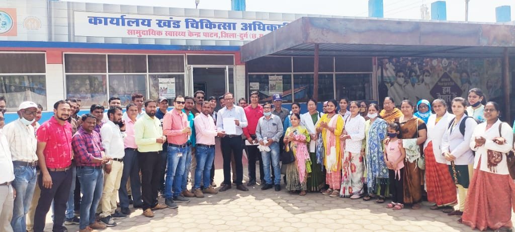 *जिले के स्वास्थ्य संयोजक लौटे काम पर ,स्वास्थ्य केंद्रों पर 11 दिन से लटके ताले खुले, ग्रामीणों को स्वास्थ्य सुविधाएं मिलना शुरू* *जिले के स्वास्थ्य संयोजक लौटे काम पर ,स्वास्थ्य केंद्रों पर 11 दिन से लटके ताले खुले, ग्रामीणों को स्वास्थ्य सुविधाएं मिलना शुरू*