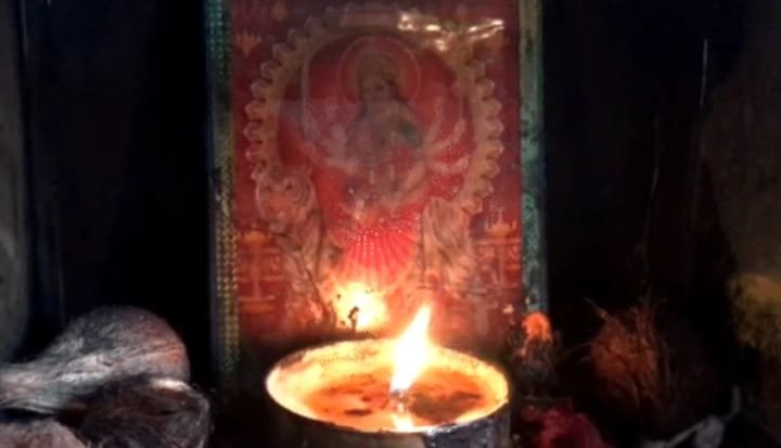 बिना घी-तेल 21 साल से जल रही है अखंड ज्योति, वैज्ञानिक भी हैरान
