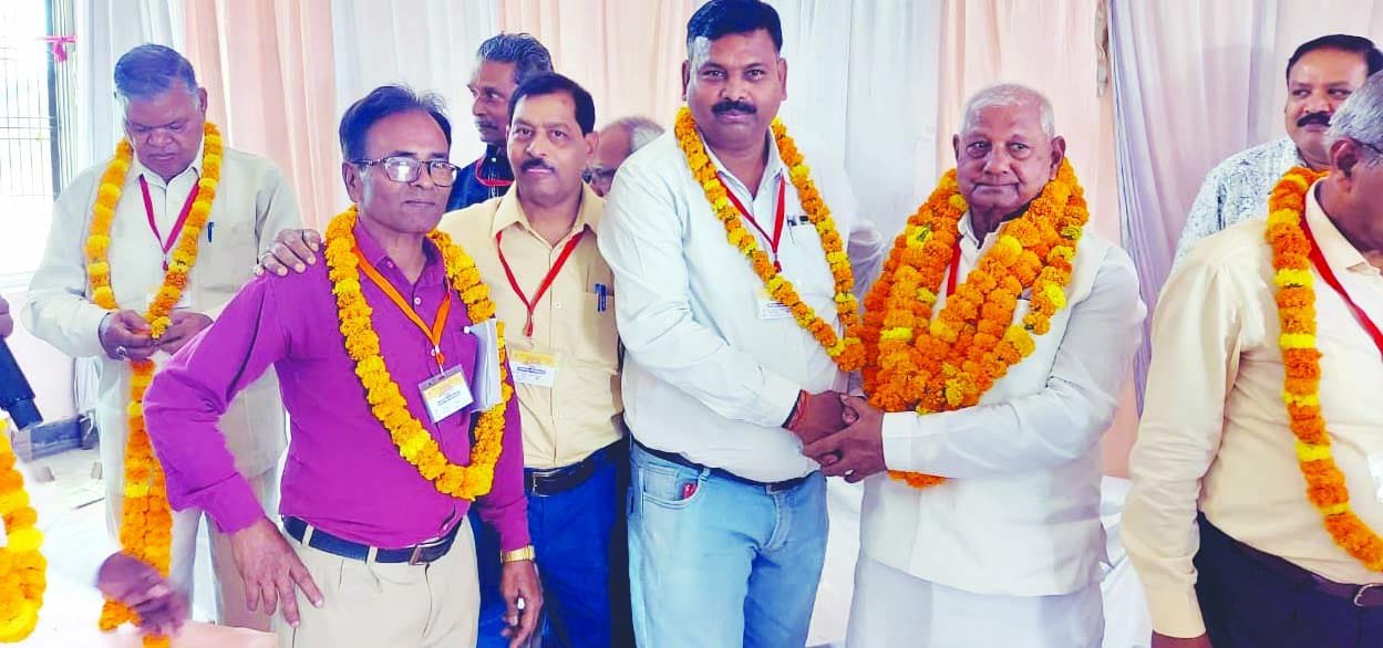 अखिल भारतीय वैश्य कान्यकुब्ज हलवाई गुप्ता समाज का राष्ट्रीय सम्मेलन भदोही में संपन्न, भिलाई अध्यक्ष मोहनलाल गुप्ता ने की सम्मेलन की अध्यक्षता