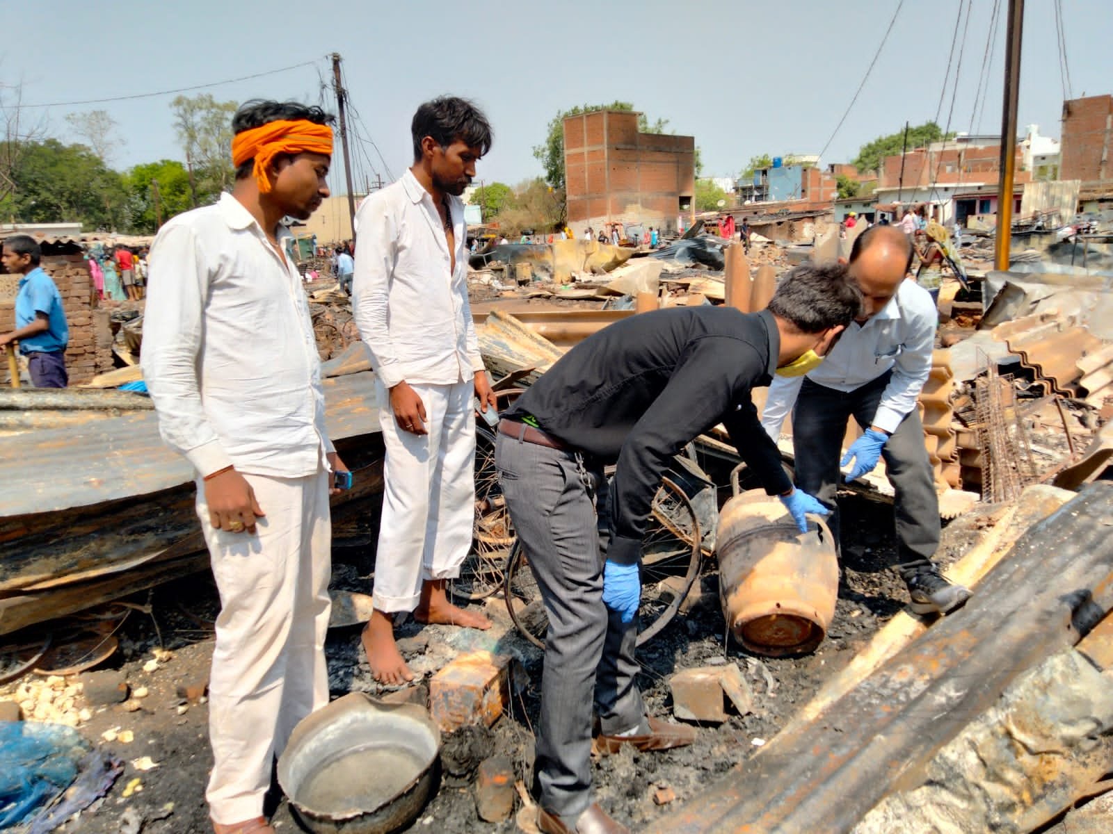 भीषण आगजनी की घटना में 165 प्रभावित परिवारों को निगम ने किया सूचीबद्ध, मुआवजे के लिए गणना जारी, शासकीय शाला में लगा राहत कैंप, नोडल अधिकारी नियुक्त