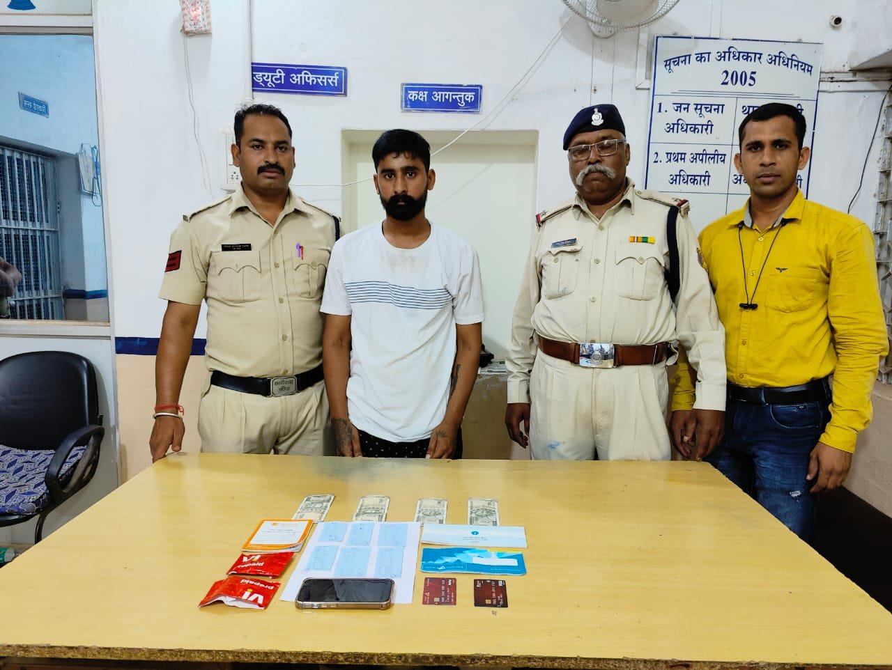 महादेव बुक आईडी बनाने वाला सटोरिया धरा गया अम्रपाली वनांचल सिटी से, ब्रांच प्रमुख भाई के साथ 3 महीने तक था दुबई में, लौटते ही चढ़ा दुर्ग पुलिस के हत्थे