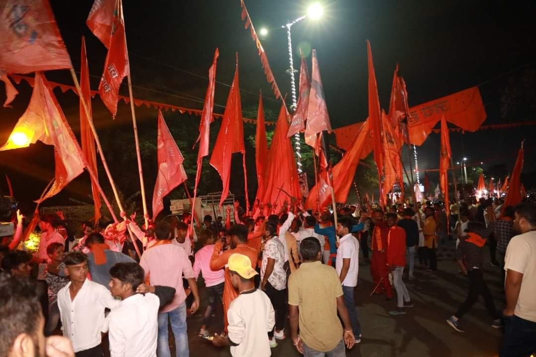 जय जय श्रीराम के जयघोष से गुंजा भिलाई, जय हनुमान सेवा समिति ने निकाली भव्य ध्वज रैली, शहर के 101 हनुमान मंदिरों से निकली विशाल ध्वज यात्रा, हजारों भक्त हुए शामिल जय जय श्रीराम के जयघोष से गुंजा भिलाई, जय हनुमान सेवा समिति ने निकाली भव्य ध्वज रैली, शहर के 101 हनुमान मंदिरों से निकली विशाल ध्वज यात्रा, हजारों भक्त हुए शामिल