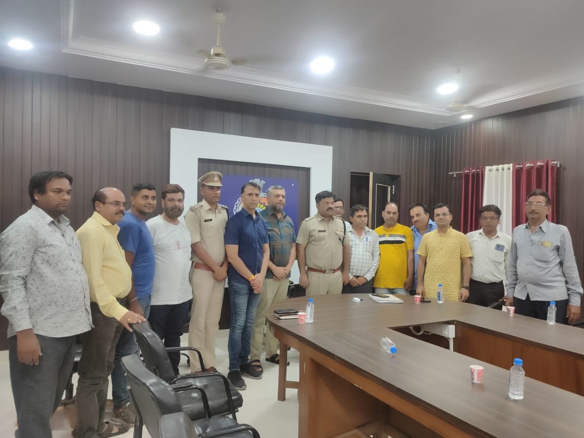 मार्केट एवं दुकानों की सुरक्षा के लिए व्यापारी लगाएंगे सीसीटीवी कैमरे, अपराधिक घटनाओं पर लगाया जा सके अंकुश मार्केट एवं दुकानों की सुरक्षा के लिए व्यापारी लगाएंगे सीसीटीवी कैमरे, अपराधिक घटनाओं पर लगाया जा सके अंकुश