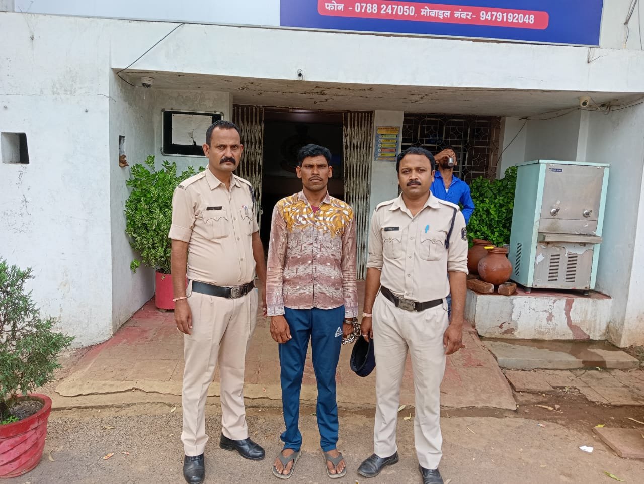 महिला ग्राहक से से छेड़छाड़ करना दुकानदार को पड़ा महंगा, महिला की शिकायत के बाद पहुंचा जेल