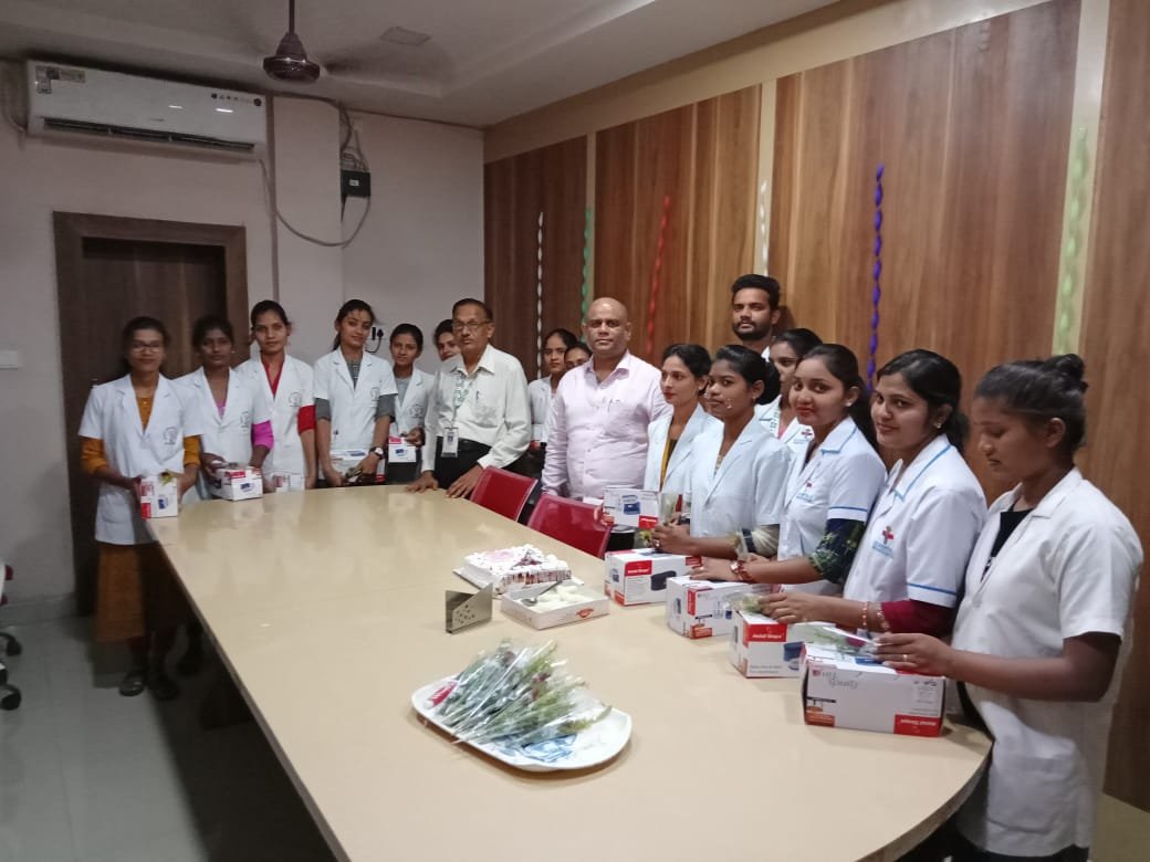एस.आर. हॉस्पिटल में मनाया गया अंतरराष्ट्रीय नर्सिंग दिवस एस.आर. हॉस्पिटल में मनाया गया अंतरराष्ट्रीय नर्सिंग दिवस