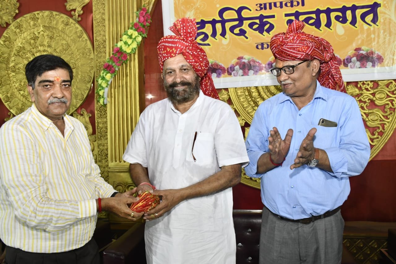 देश के समान व स्वाभिमान के प्रतीक हैं महाराणा प्रताप – डॉ. सिंह, क्षत्रिय कल्याण सभा ने समरसता दिवस के रूप में मनाया जयंती, वीरता, शौर्य, त्याग, पराक्रम व दृढ़ प्रण का किया गया गुणगान देश के समान व स्वाभिमान के प्रतीक हैं महाराणा प्रताप – डॉ. सिंह, क्षत्रिय कल्याण सभा ने समरसता दिवस के रूप में मनाया जयंती, वीरता, शौर्य, त्याग, पराक्रम व दृढ़ प्रण का किया गया गुणगान