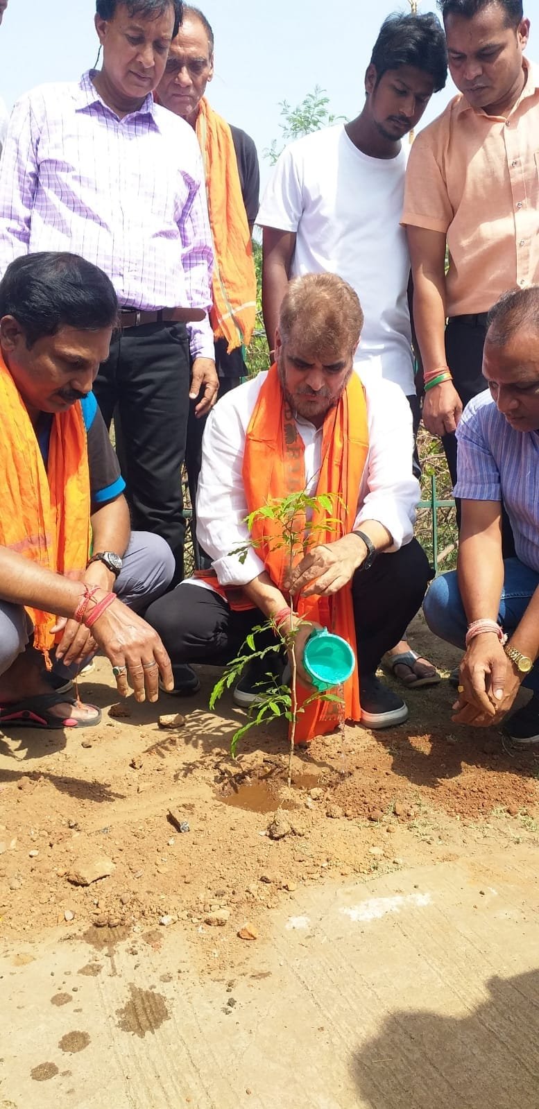 पौधारोपण कार्यक्रम को आज के परिवेश में जन आंदोलन बनाने की जरूरत – पांडे,   प्रधानमंत्री नरेंद्र मोदी के 8 वर्ष का कार्यकाल पूर्ण होने पर जिला भाजपा ने किया पौधारोपण
