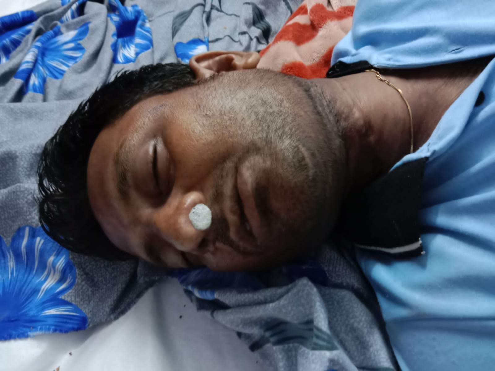पत्नी के मायके चले जाने से निराश पति ने लगाई फांसी, 3 वर्ष पूर्व हुआ था विवाह दो मासूम बच्चियों के सिर पर से उठा पिता का साया पत्नी के मायके चले जाने से निराश पति ने लगाई फांसी, 3 वर्ष पूर्व हुआ था विवाह दो मासूम बच्चियों के सिर पर से उठा पिता का साया