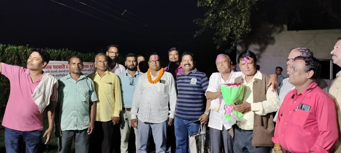 जिले के सेवानिवृत्त 3 पटवारियों के सम्मान में जिला राजस्व पटवारी संघ ने किया विदाई समारोह का आयोजन