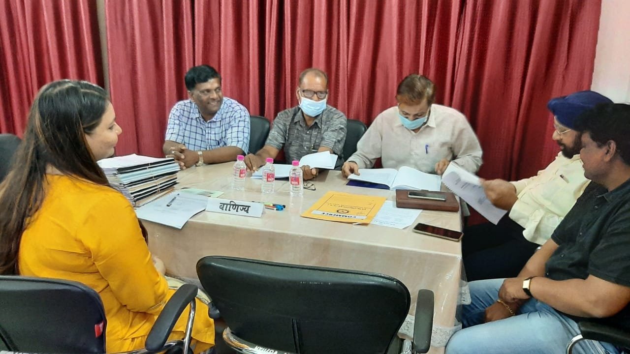 पीएचडी करने वाले उम्मीदवारों को शीघ्र ही मिलेंगे 27 शोध निर्देश,क हेमचंद यादव विश्वविद्यालय दुर्ग  ने की 27 नये शोध निर्देशकों को मान्यता दिये जाने की अनुशंसा