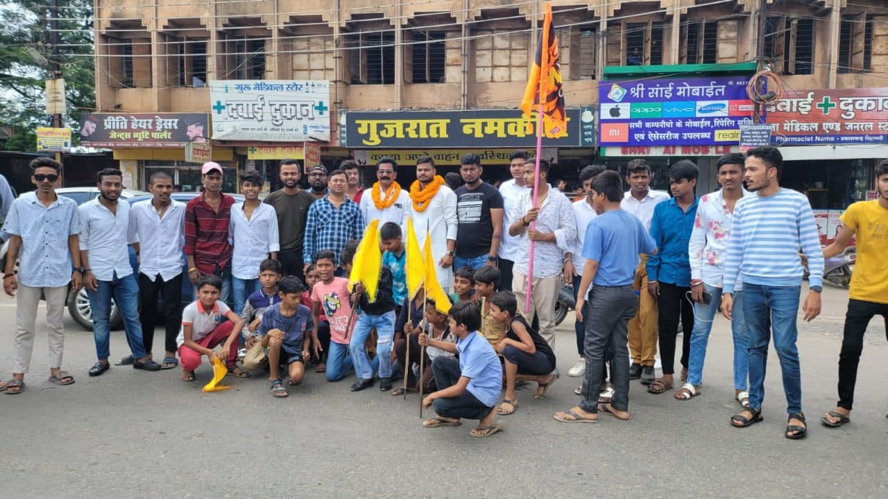 साहू समाज युवा प्रकोष्ठ के प्रदेश अध्यक्ष व प्रदेश संगठन महामंत्री ने संगठन को मजबूत बनाने, समाज से युवाओं को जोड़ने अलग-अलग जिलों में ली बैठकें