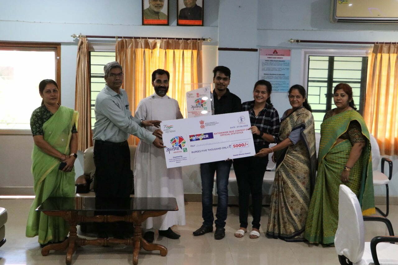 सेंट थॉमस महाविद्यालय के छात्रों ने जीता राष्ट्रीय स्तर पर सांख्यिकी क्विज़ प्रतियोगिता में नगद पुरस्कार