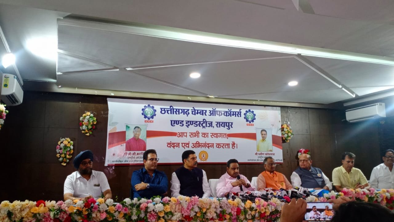 मार्का लगे खाद्यान्न दही बटर लस्सी को जीएसटी के दायरे में लाने से आम आदमी होगा प्रभावित, प्रत्येक राज्य का व्यापारी वर्ग कैट के माध्यम से यह निर्णय वापस लेने करेगा मांग
