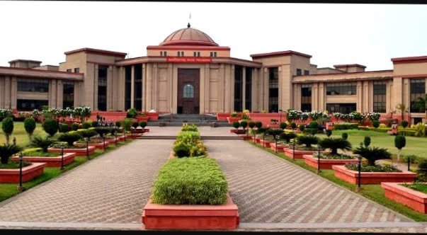 सड़क चौड़ीकरण से प्रभावित पट्टाधारी और लगानी जमीन हितग्राही के मुआवजा संबंधित आवेदनों का 60 दिनों में हो निराकरण,  हाईकोर्ट का दुर्ग कलेक्टर को निर्देश