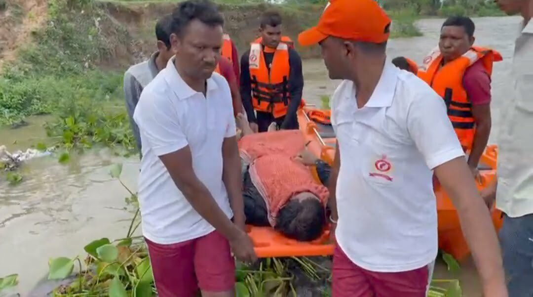 मछली पकड़ने गए मछुआरे की खारून नदी में डूबने से मौत, एसडीआरएफ दुर्ग की टीम में 8 घंटे परिश्रम के बाद निकाला शव को