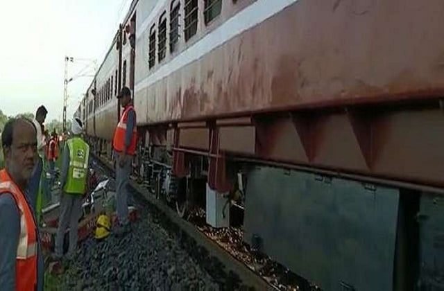 भगत की कोठी बिलासपुर एक्सप्रेस एवं  मालगाड़ी में टक्कर 50 घायल यात्रियों में दो छत्तीसगढ़ से
