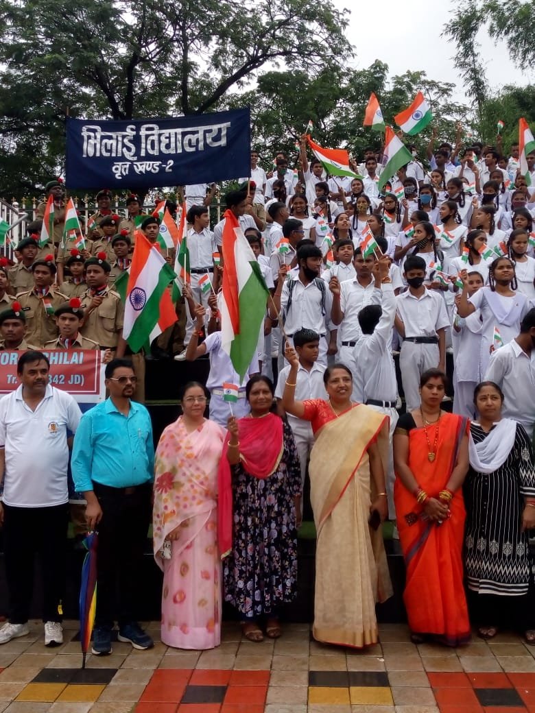 हाथों में तिरंगा लिए देश भक्ति के नारे लगाते हुए बीएसपी स्कूल के 3000 छात्र छात्राओं ने निकाली प्रभात फेरी, हर घर तिरंगा अभियान के लिए जगाई अलख
