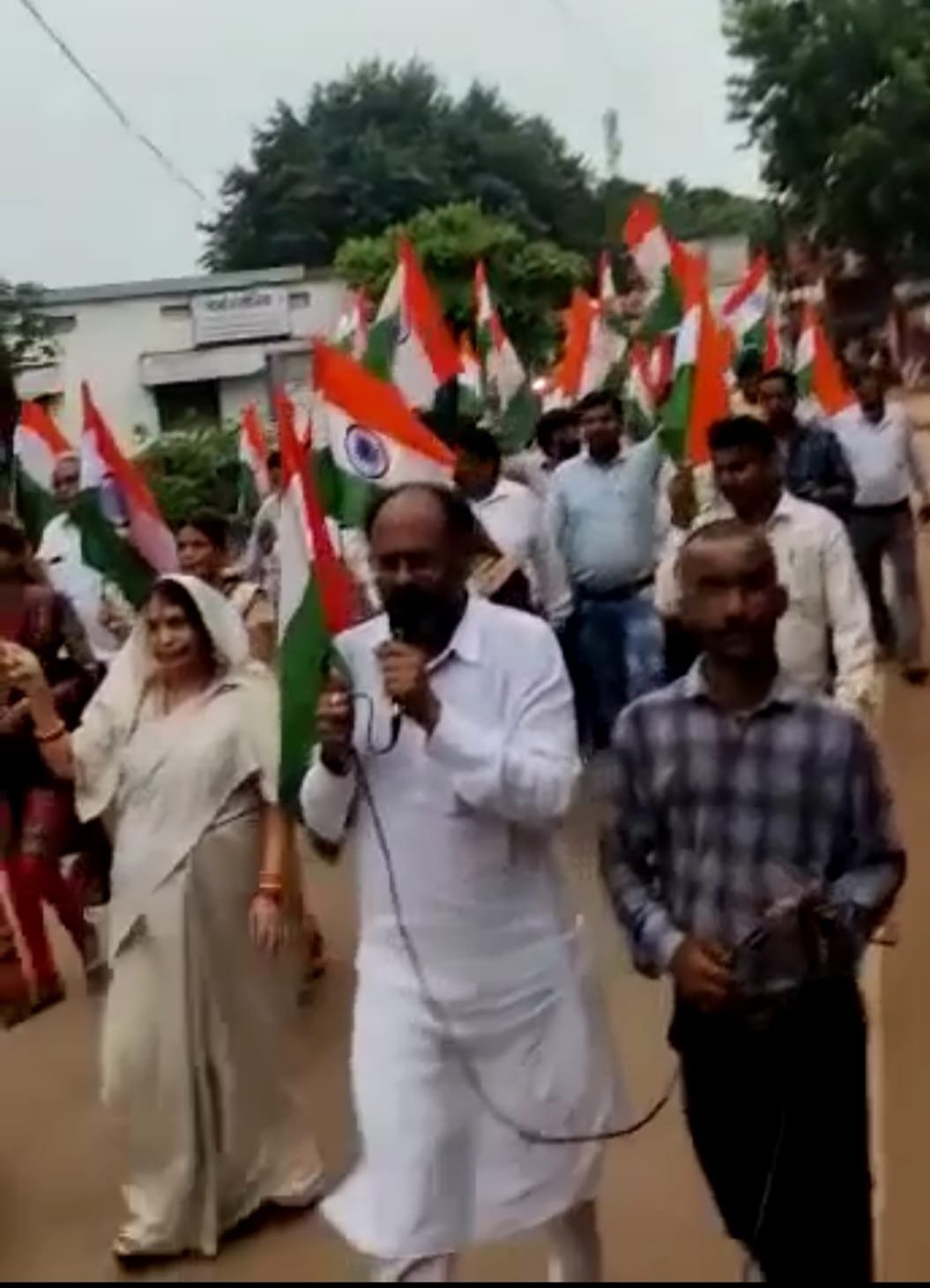 आजादी का अमृत महोत्सव के अवसर पर हर घर तिरंगा अभियान के तहत भाजपा ने पाटन में निकाली प्रभात फेरी, नागरिकों से राष्ट्र ध्वज फहराने किया आह्वान