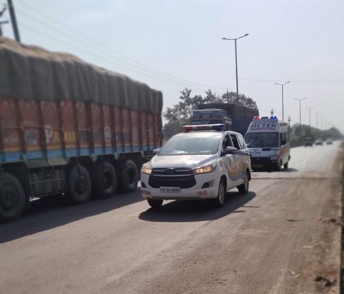 ग्रीन कोरिडोर बनाया यातायात पुलिस दुर्ग ने, गंभीर मरीज को 45 मिनट में पहुंचाया सेक्टर-9 हॉस्पिटल से रामकृष्ण हॉस्पिटल रायपुर ग्रीन कोरिडोर बनाया यातायात पुलिस दुर्ग ने, गंभीर मरीज को 45 मिनट में पहुंचाया सेक्टर-9 हॉस्पिटल से रामकृष्ण हॉस्पिटल रायपुर