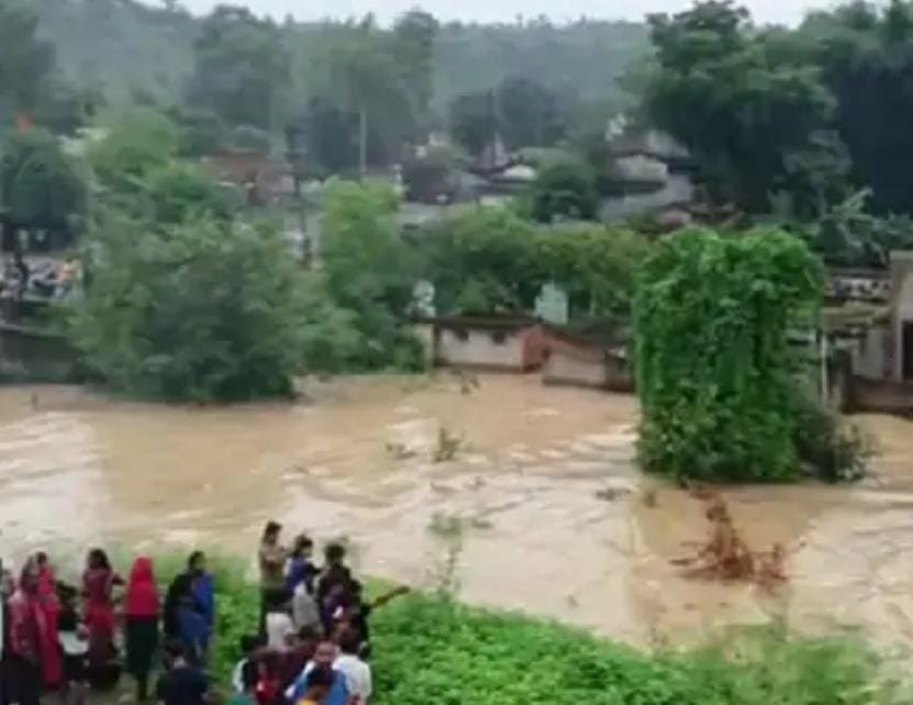 हसदेव बांगो परियोजना की मुख्य नहर फूटी, तीन बस्तियां जलमग्न, रैस्क्यू टीम मौके पर