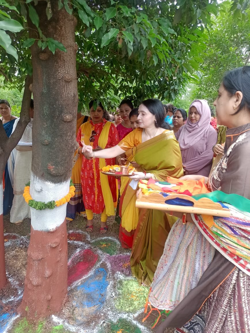 संरक्षिका के सदस्यों ने आजादी के अमृत महोत्सव, रक्षाबंधन, हर घर तिरंगा अभियान पर 75 वृक्षों को रक्षा सूत्र बांधकर लिया पर्यावरण संरक्षण का संकल्प संरक्षिका के सदस्यों ने आजादी के अमृत महोत्सव, रक्षाबंधन, हर घर तिरंगा अभियान पर 75 वृक्षों को रक्षा सूत्र बांधकर लिया पर्यावरण संरक्षण का संकल्प