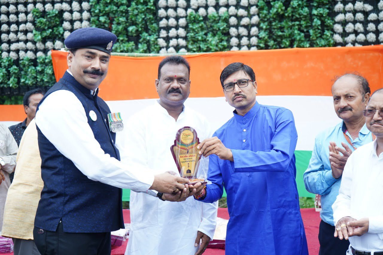 स्वतंत्रता दिवस पर भारतीय मजदूर संघ ने किया भूतपूर्व सैनिकों व अंतरराष्ट्रीय खिलाड़ियों का सम्मान, स्वतंत्रता दिवस पर भारतीय मजदूर संघ ने किया भूतपूर्व सैनिकों व अंतरराष्ट्रीय खिलाड़ियों का सम्मान,
