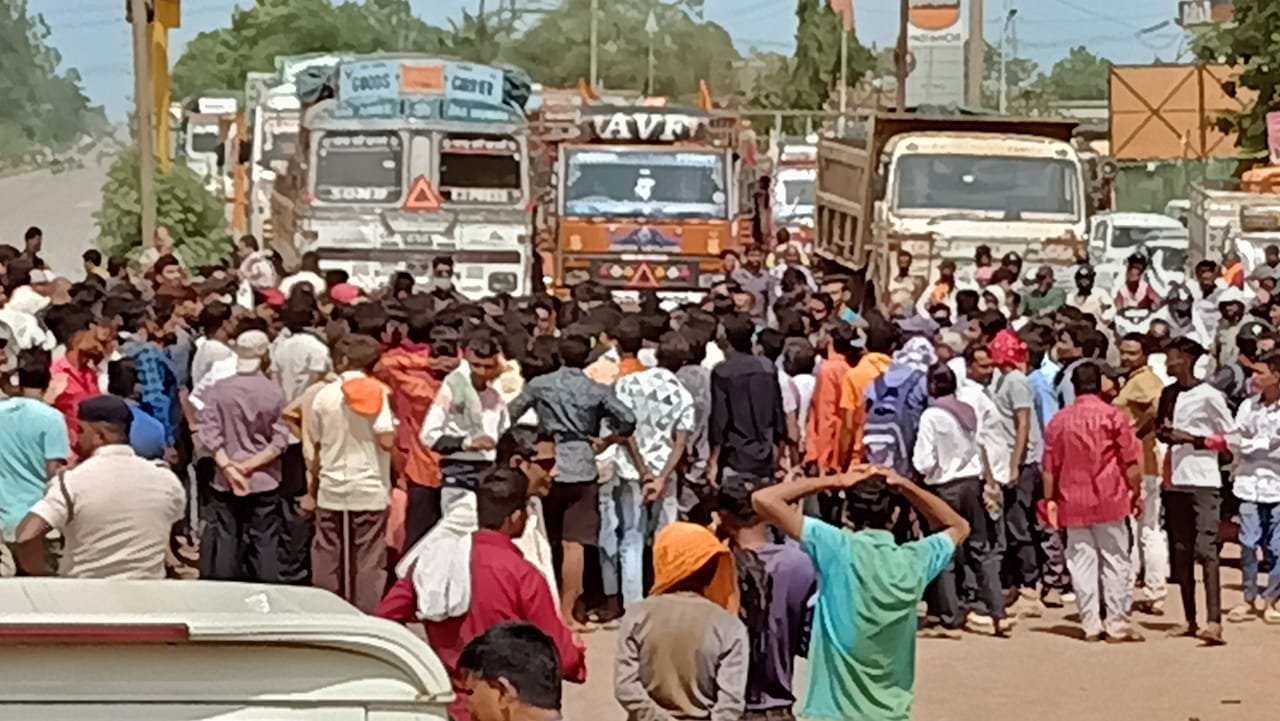 सड़क दुर्घटना में 9वीं की छात्रा की मौत – गुस्साए लोगों ने नेशनल हाइवे किया जाम, 50 लाख रुपए मुआवजे की मांग