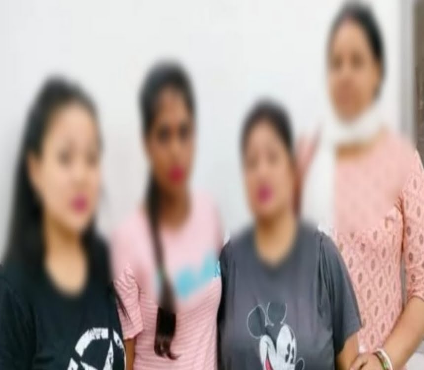 स्पा सेंटर में मसाज की आड़ में जिस्मफरोशी, संचालिका फरार, 4 युवती 3 युवक गिरफ्तार