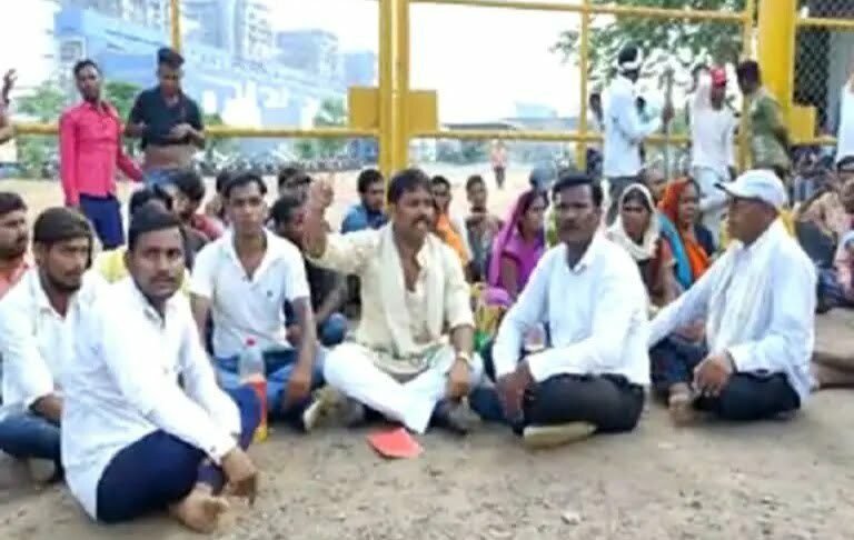 प्लांट में मिला कर्मचारी का शव परिजनों का हंगामा, ग्रामीणों ने किया घेराव, 3 माह पहले ही हुई थी युवक की शादी