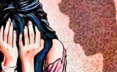 धूम्रपान का विरोध करने पर लड़की पर युवकों ने किया ब्लेड से हमला, दुपहिया में लगाई आग, 3 गिरफ्तार-1 फरार धूम्रपान का विरोध करने पर लड़की पर युवकों ने किया ब्लेड से हमला, दुपहिया में लगाई आग, 3 गिरफ्तार-1 फरार