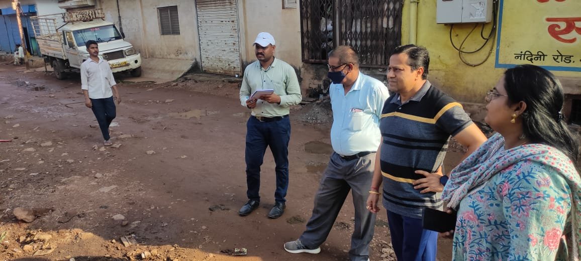 नंदिनी रोड में अवैध कब्जे धारियों को बेदखल करने चलेगा निगम का बुलडोजर, आयुक्त ने आज मुआयना कर दिए निर्देश