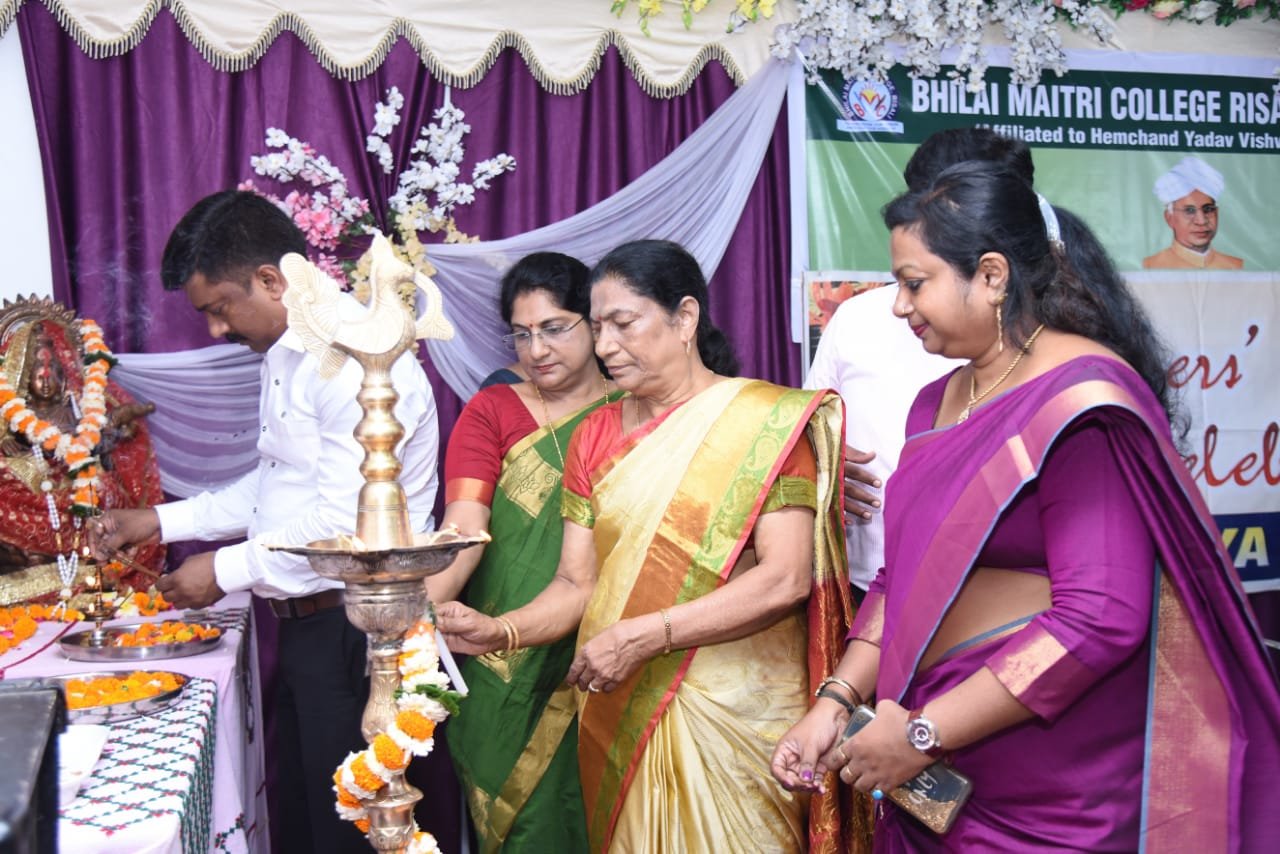 मैत्री विद्या निकेतन ने मनाया शिक्षक दिवस, शिक्षकों को पुरस्कृत कर किया गया सम्मानित