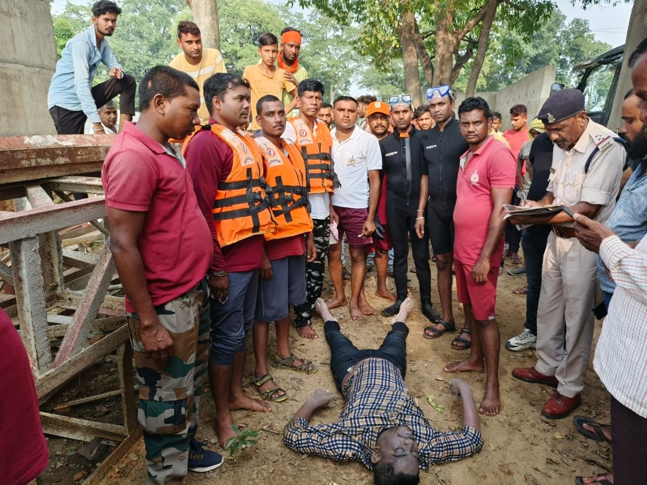 खुर्सीपार के युवक की शिवनाथ नदी में डूबने से मौत, एसडीआरएफ टीम ने 2 घंटे की मशक्कत के बाद निकाला शव खुर्सीपार के युवक की शिवनाथ नदी में डूबने से मौत, एसडीआरएफ टीम ने 2 घंटे की मशक्कत के बाद निकाला शव