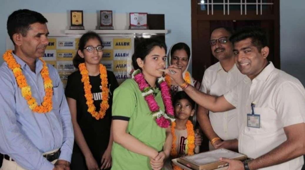 कैंसर स्पेशलिस्ट बनना चाहता है NEET टाॅपर तनिष्का, कहा रीविजन है बहुत जरूरी